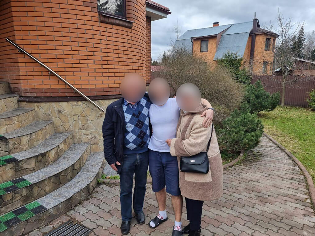 Встреча родных с Александром 295